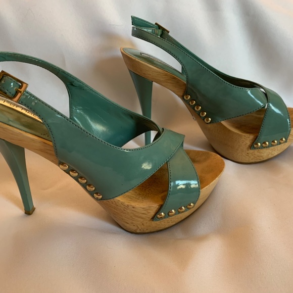 H by Halston Emma Heels In Blue Cloudy Color and Wood! - Picture 5 of 16